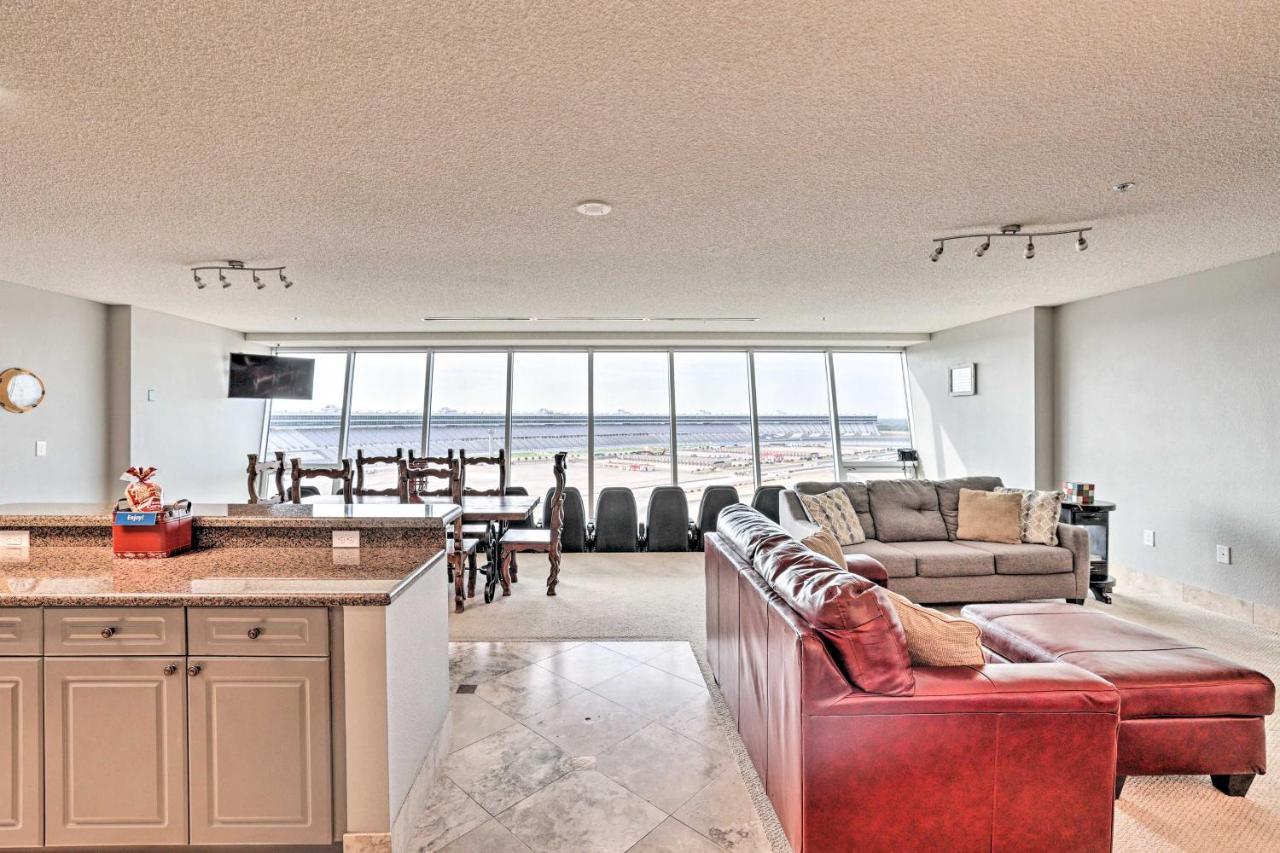 Fort Worth Condo With Racetrack Views And Pool Access 외부 사진