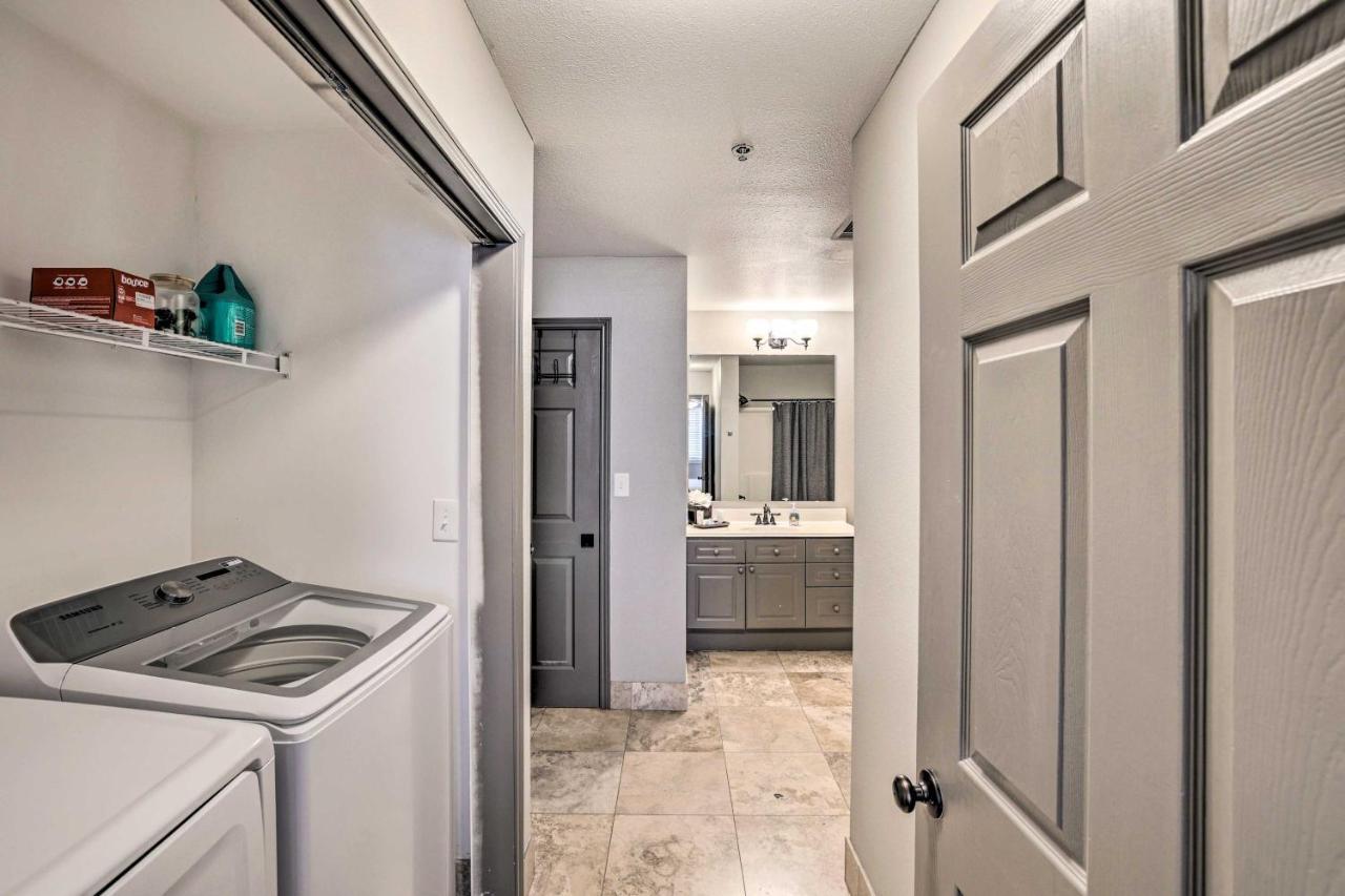 Fort Worth Condo With Racetrack Views And Pool Access 외부 사진